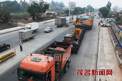 巨无霸发电机定子成功运返 场面十分壮观 巨无霸发电机定子成功运返 场面十分壮观